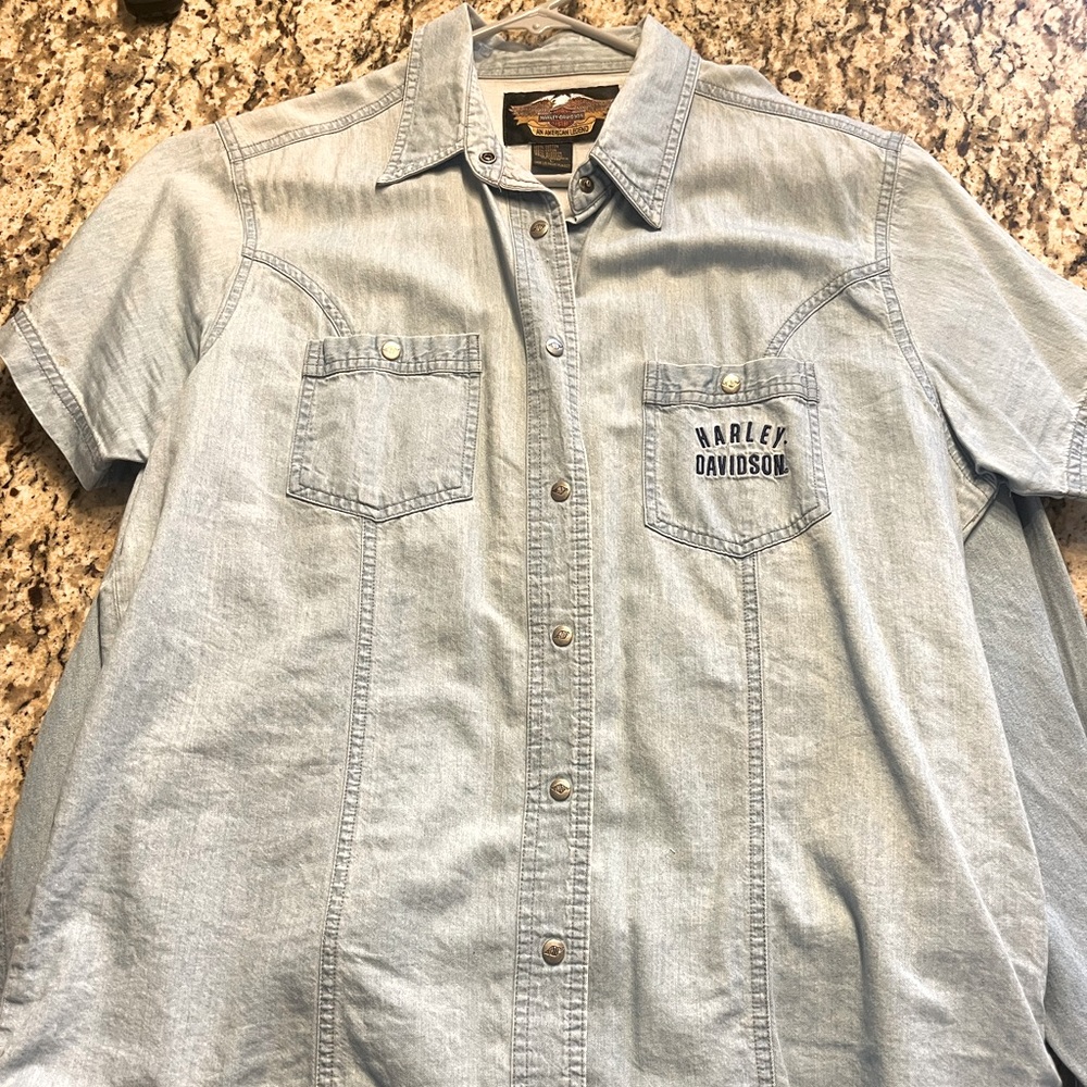 Vintage denim Harley Davidson short sleeve.